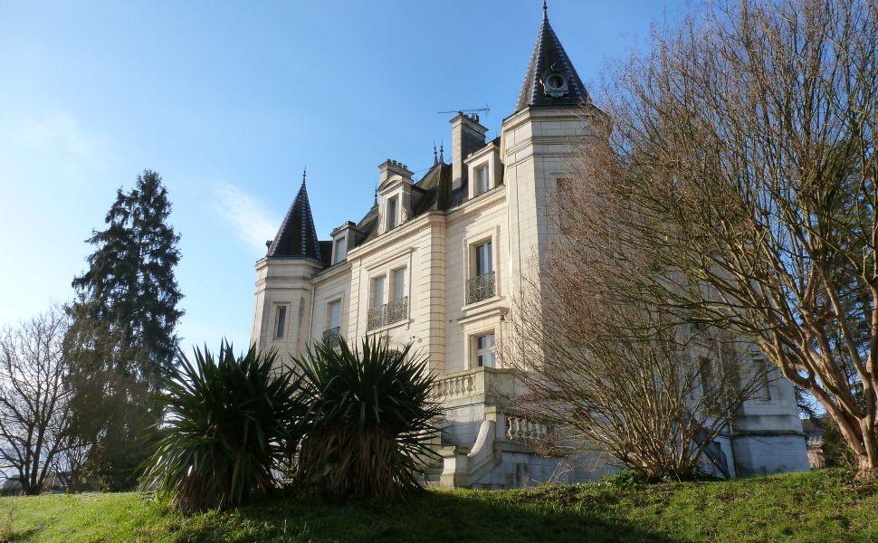 French chateau for sale under 500 000